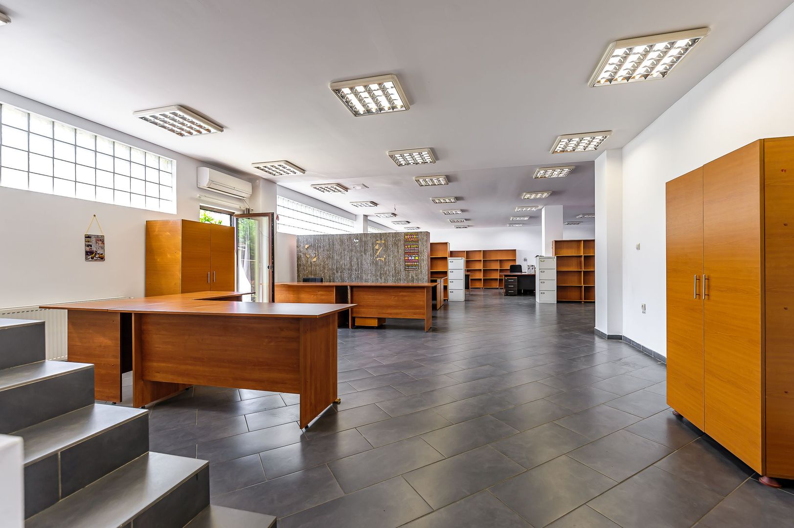 Spațiu pentru birouri în Pârneava - Poză 3