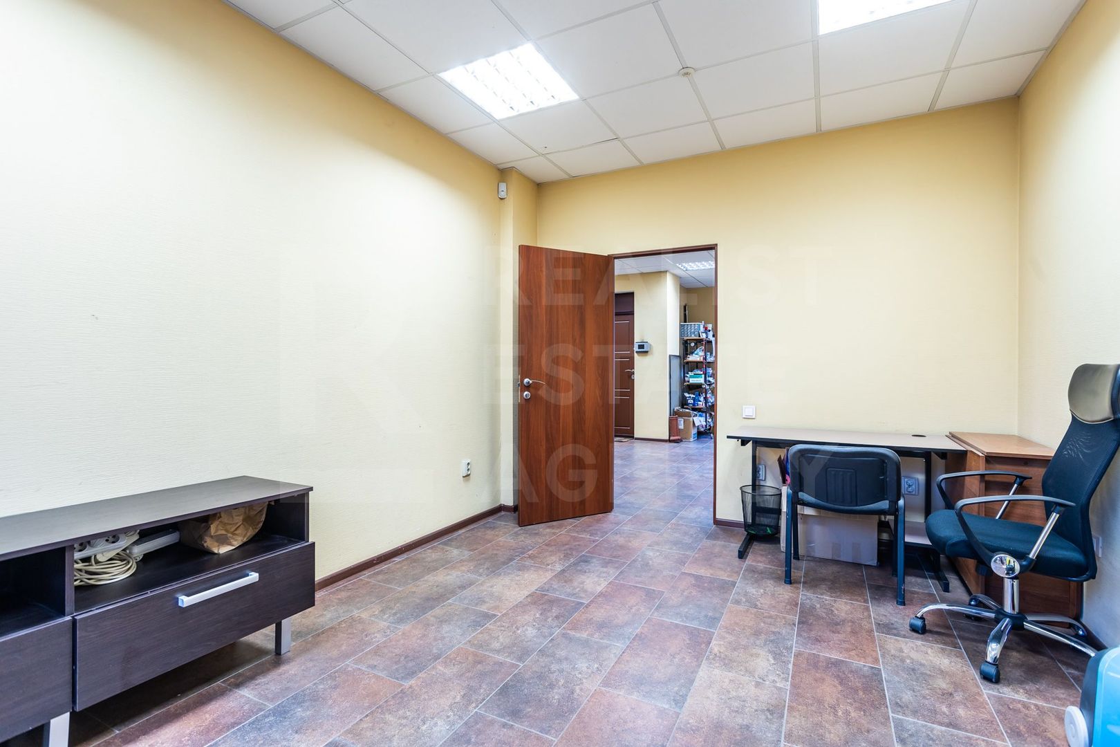 Vanzare spatiu comercial de 256 m2 în centrul capitalei - Poză 17