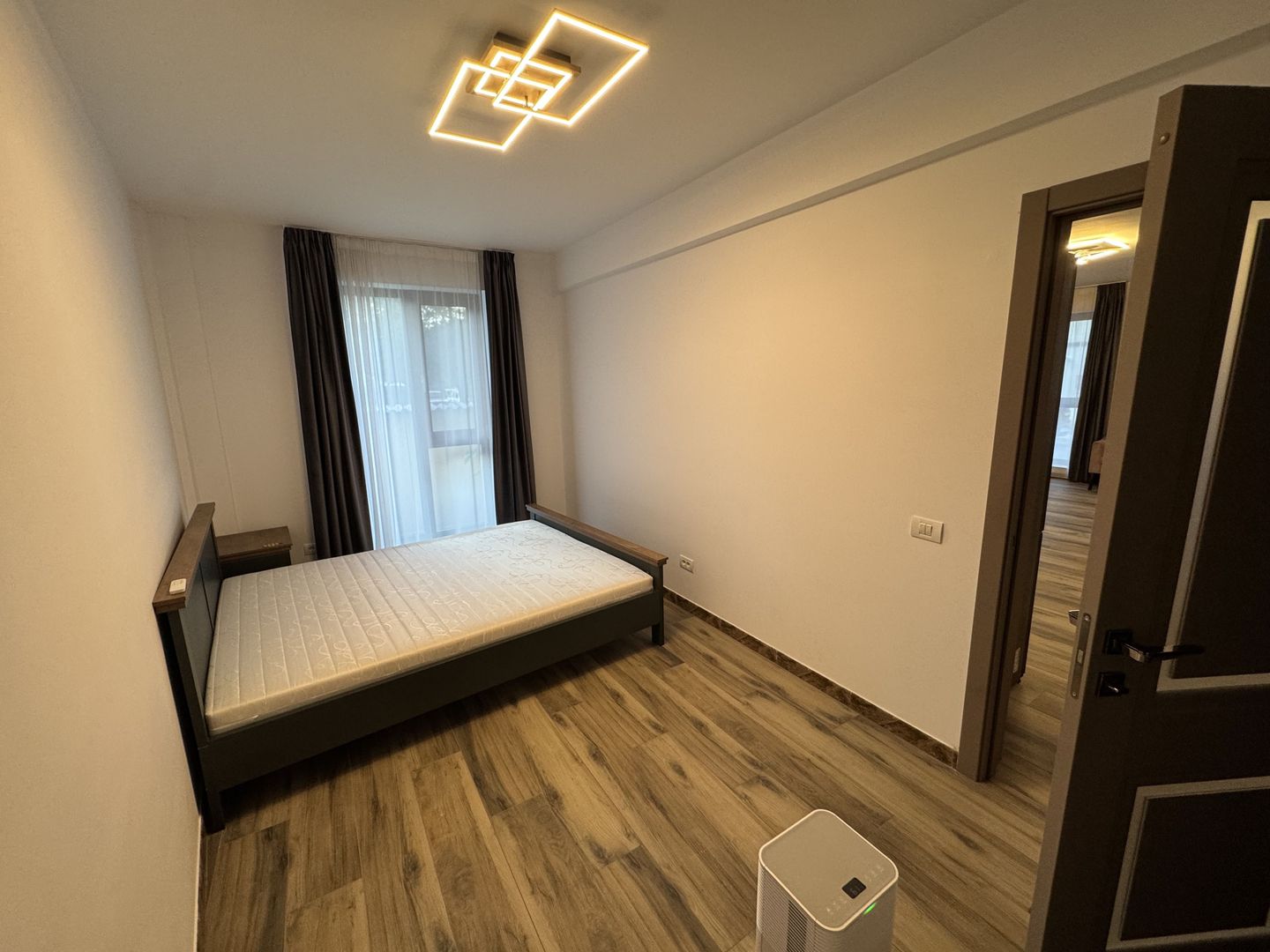 2 Camere Grozavesti Regie - Poză 7