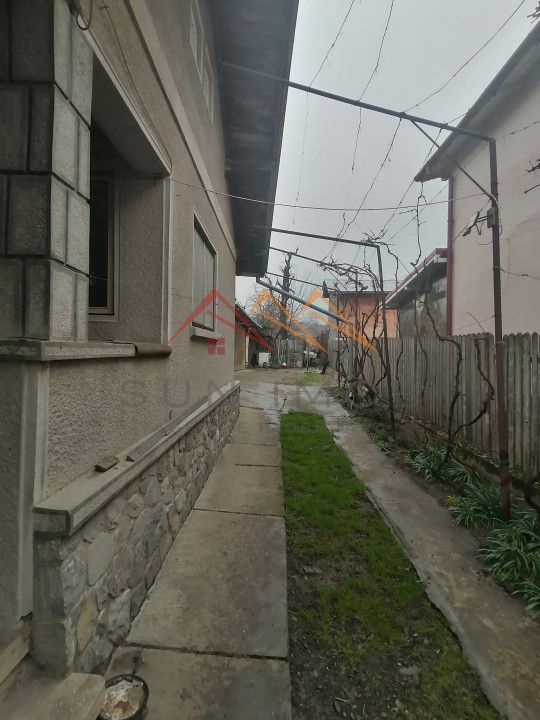 Casa 3 camere, 2 locuri de parcare, CT, Banesti,  - Poză 1