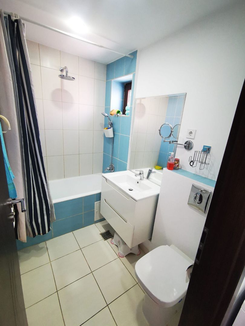 De vanzare apartament 3 camere, micro 39, 76.000 euro negociabil - Poză 3