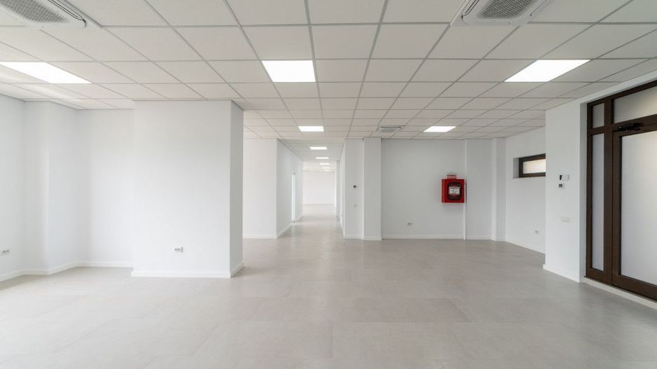 Spațiu comercial generos – 160 mp – poziție premium pe Craiovei! - Poză 11