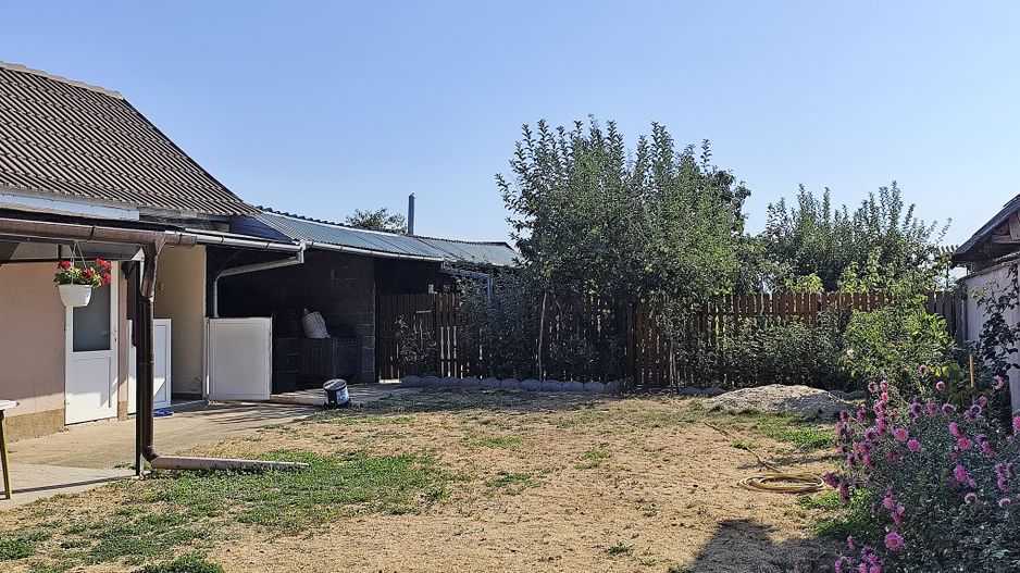 Casa de vanzare, teren mare, intrare auto - Sacadat, Bihor - Poză 13
