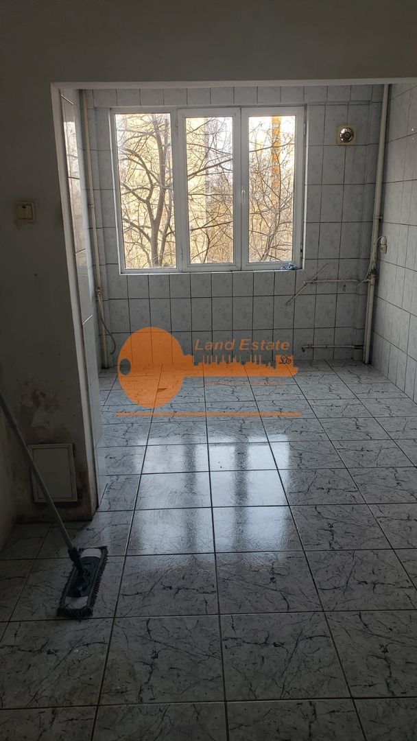 Apartament 3 camere Metrou Romancierilor - Poză 1