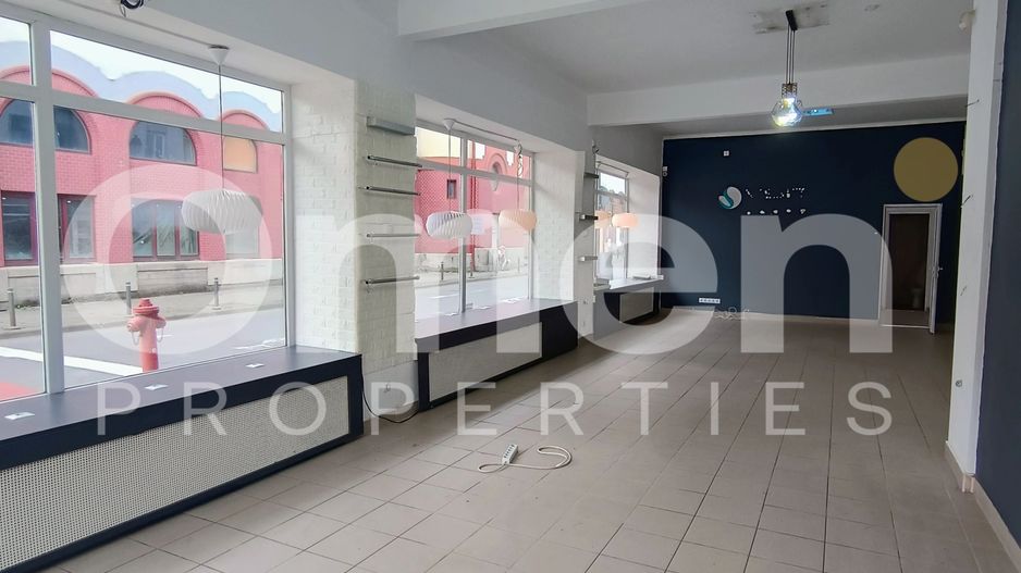 Spațiu Comercial | Centrul Vechi | Vitrină stradală | Trafic pietonal intens - Poză 2
