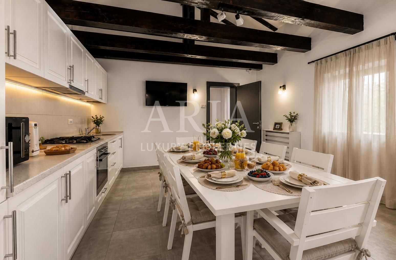 VILA SNAGOV WATERFRONT - PISCINA - PONTON 40M DESCHIDERE LA LAC - Poză 8