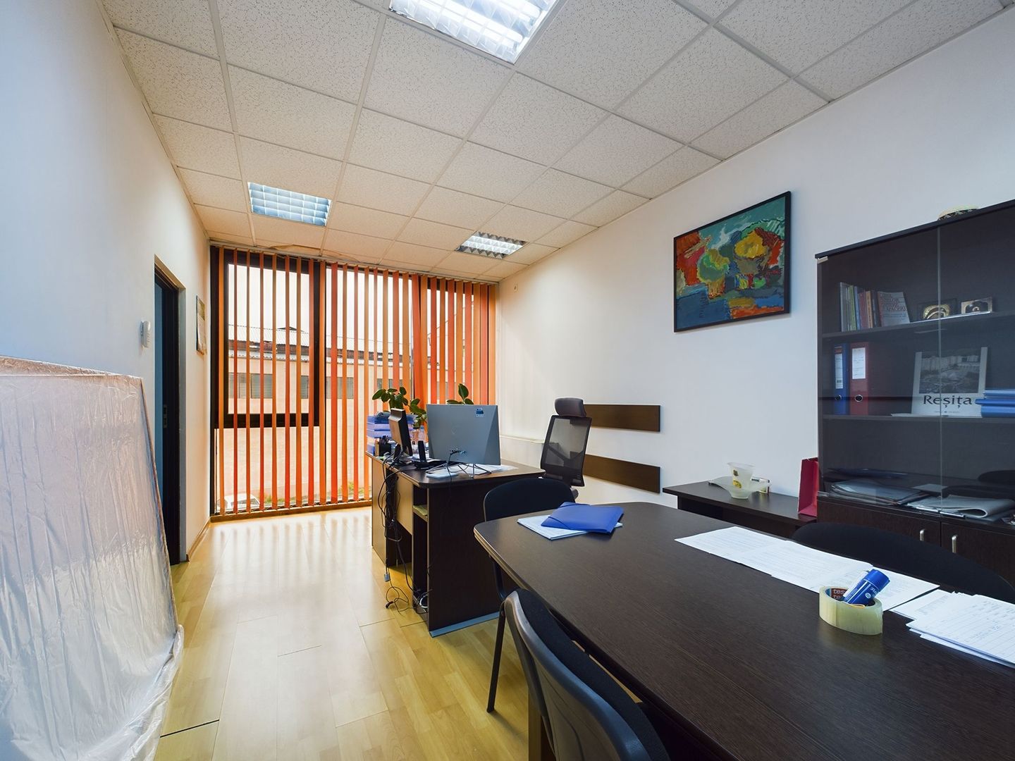 Oportunitate! Clădire de birouri cu chiriași existenți - Poză 1