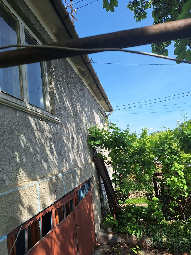 Casă cu 3 camere și teren generos, în Andrei Mureșanu - Poză 9