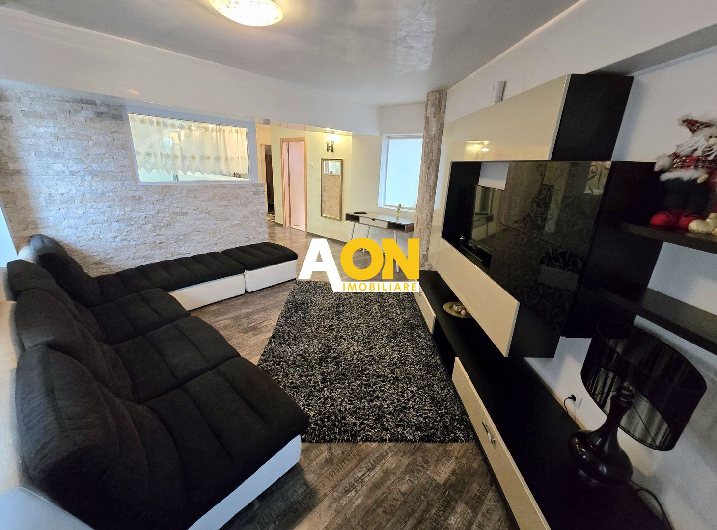 Apartament cu 4 Camere | Scara Interioara | Ultracentral | Terasa - Poză 2