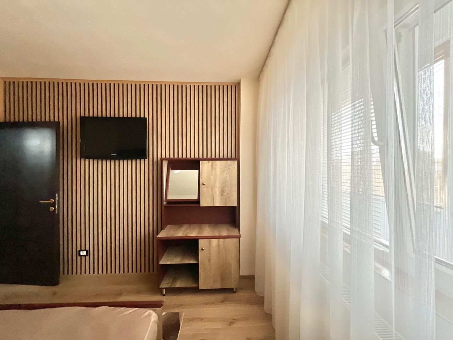 Apartament de închiriat 3 camere | Sos. Berceni nr. 35 - Poză 1