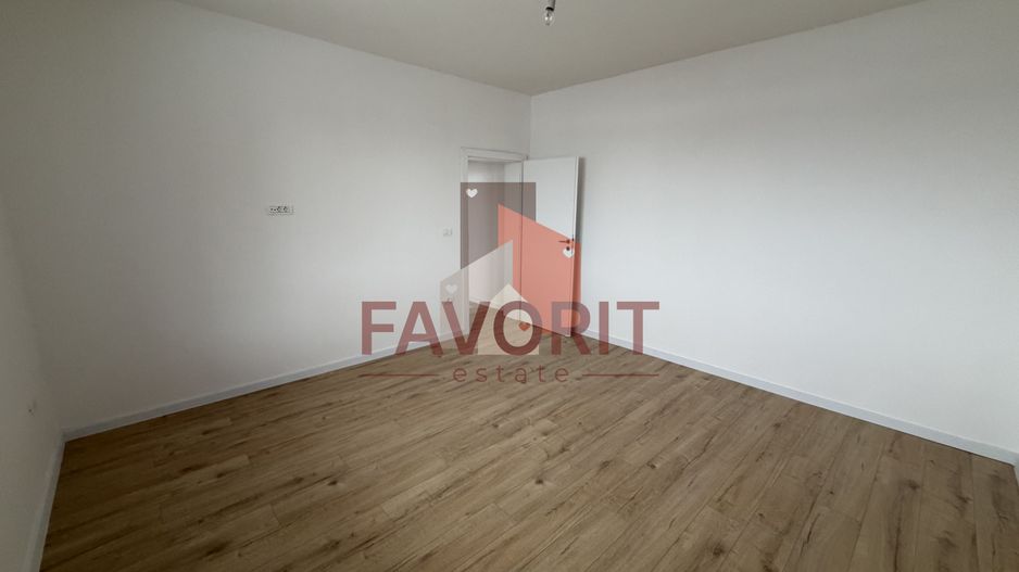 Bloc Nou. Gradina proprie de 103 mp si 2 locuri de parcare inscrise in CF. - Poză 10