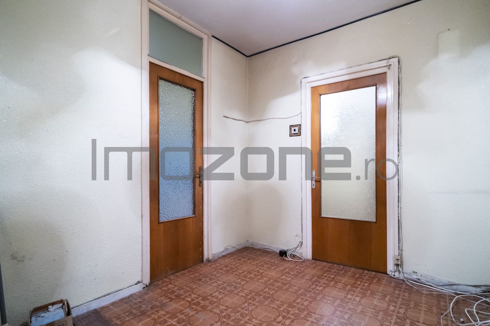 1 Mai nr. 29, 3 camere, 4/10, bloc stradal, c-tie 1980, bucatarie mare, 2 bai - Poză 7