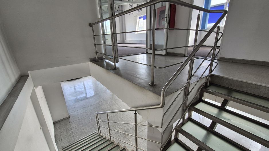 Hala 1040 mp + Spatiu de birouri 400 mp - Militari - Poză 13