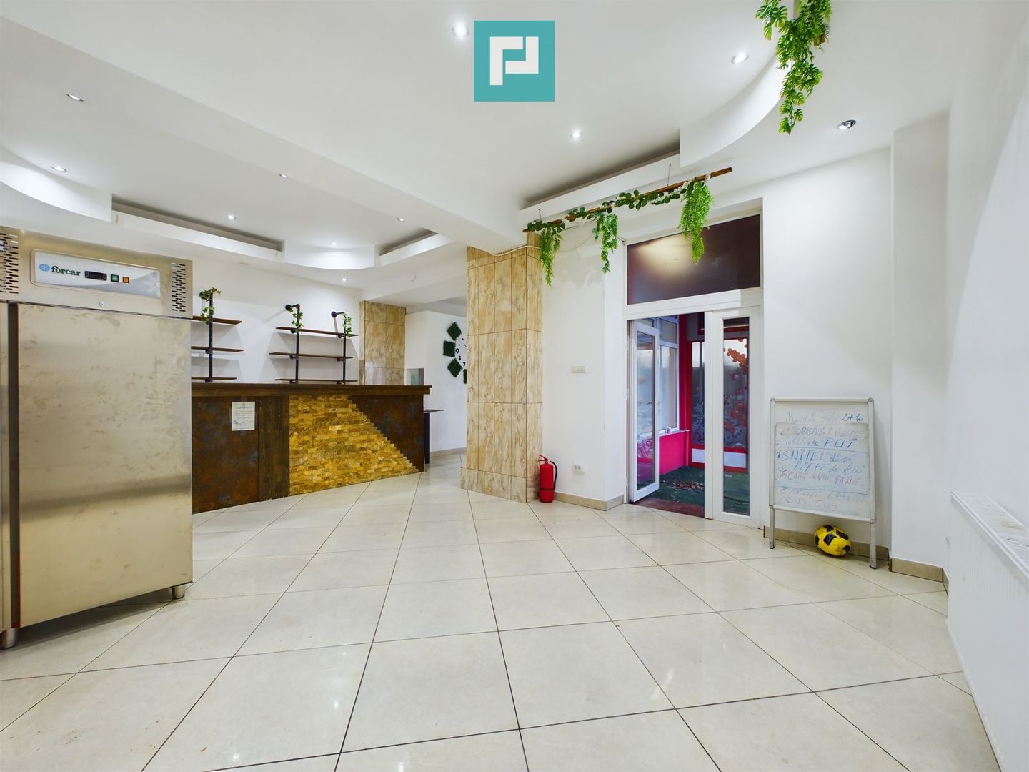 Spațiu comercial pe mal zona 300vMicălaca - Poză 5