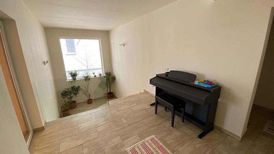 Casa In Dumbravita pretabila birouri sau alte activitati - Poză 8