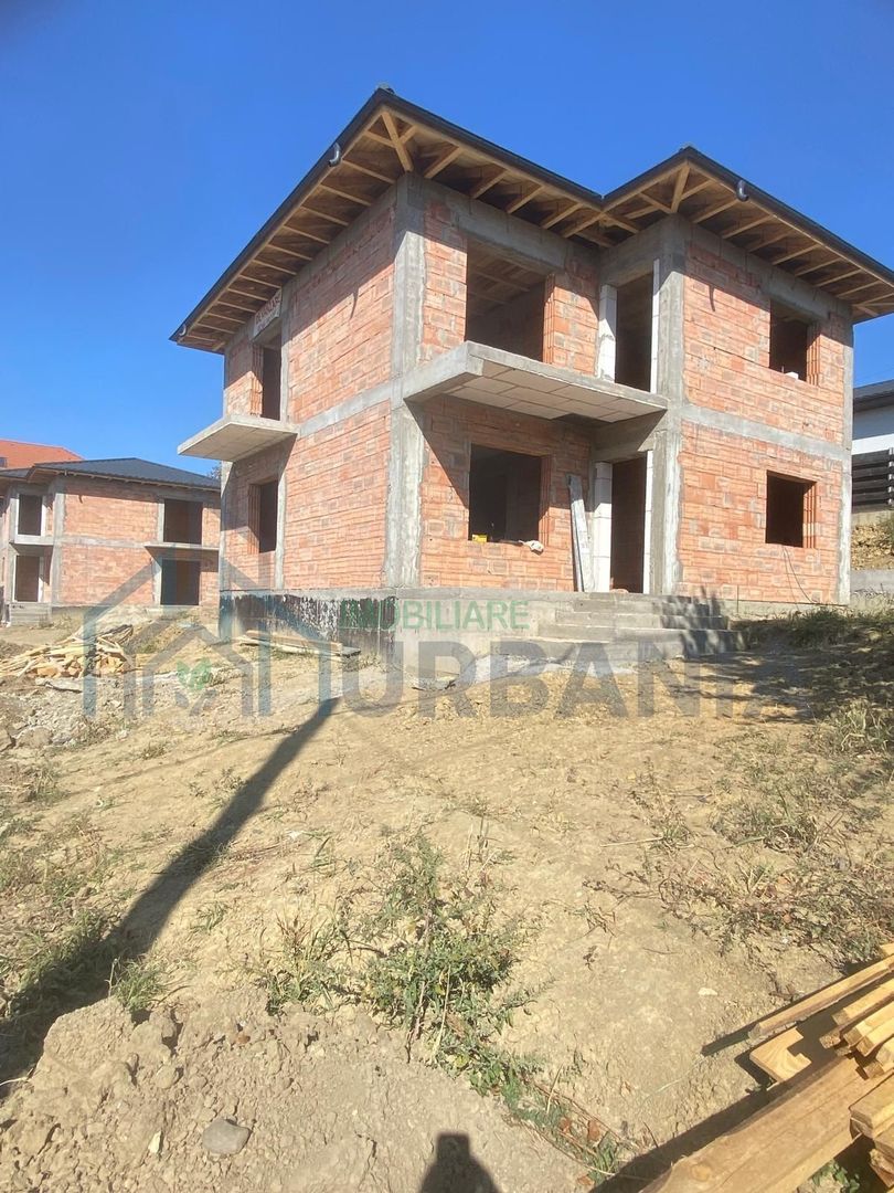 Case individuale P+E de vânzare în Valea Adâncă, Strada Debarcaderului, cu vedere spre Lacul Iezăreni - Poză 3