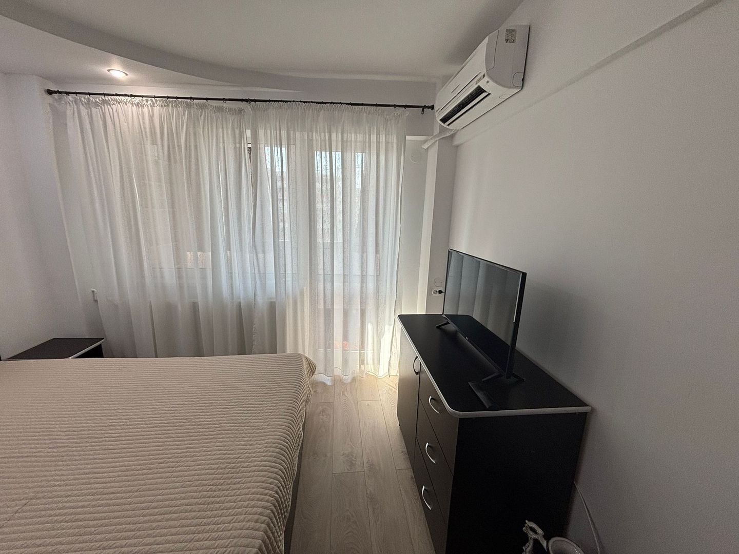Apartament 2 camere modern, aproape de Mega Mall si metrou - Poză 4