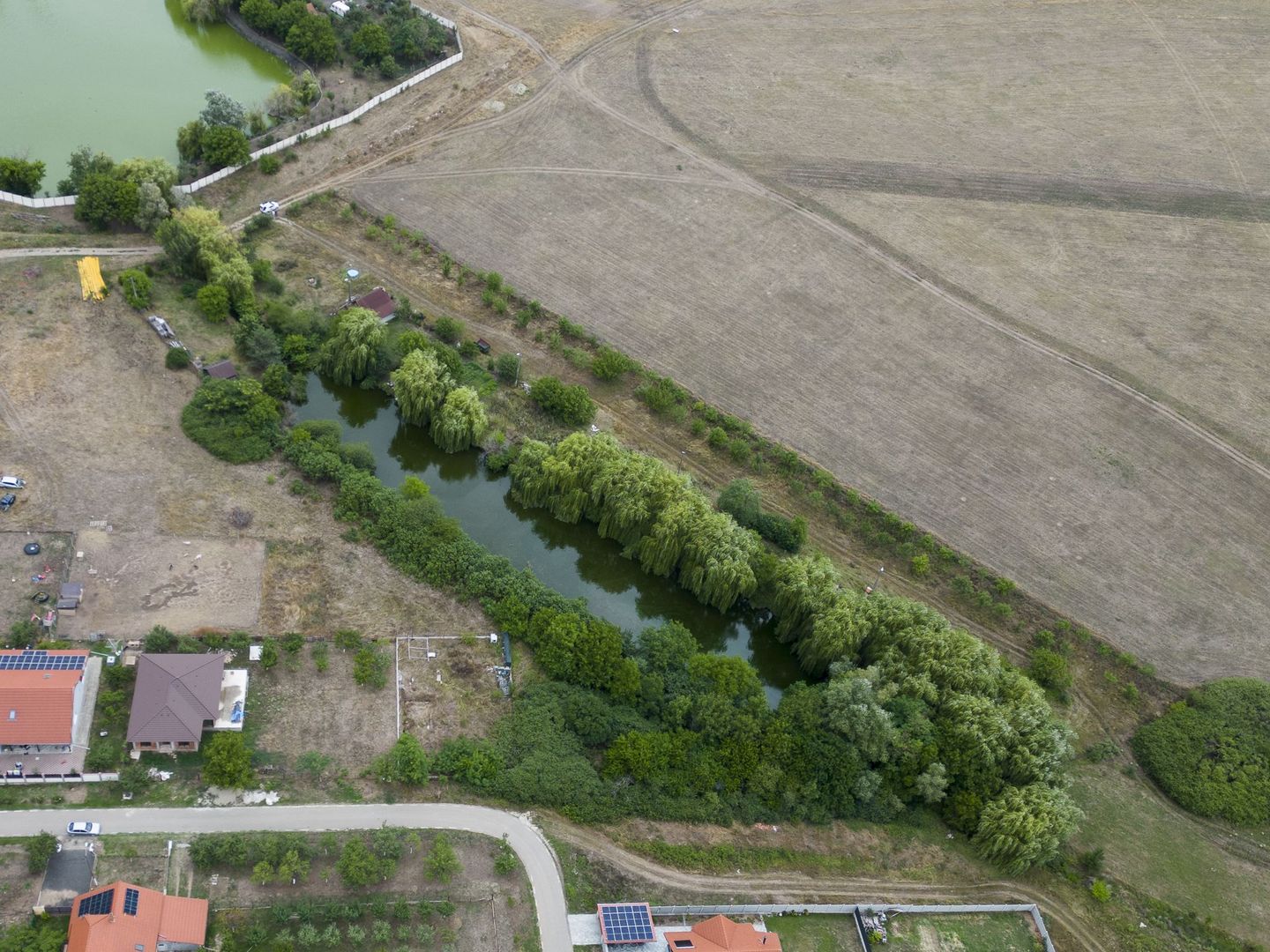 Teren de 7900 mp cu baltă de pescuit în Frumușeni - Poză 11