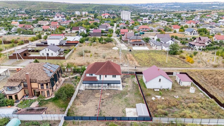 Duplex Modern în Ghidighici – 4 Camere, 96 m², 6 Ari, la 10 Minute de Chișinău - Poză 2