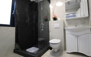 Curte, 4 apartamente, 8 camere, perfectă pt activități educaționale-Dumbravita - Poză 5