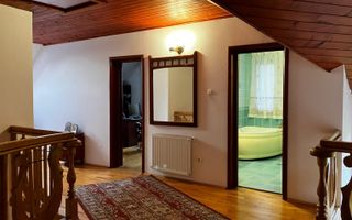 Vilă de închiriat – 260 mp utili, teren 1300 mp, 5 dormitoare, 3 băi, 3 balcoane - Poză 9