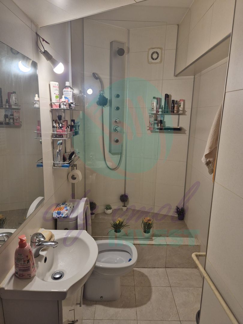 3 camere Unirii -Libertății | Vedere Parlament & Catedrală | Bloc 1992 - Poză 9