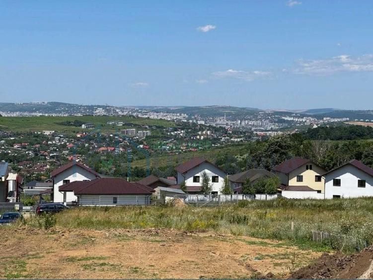 Teren intravilan 876mp, asfalt, utilitati, view, padure, la 8min Lidl - Poză 2