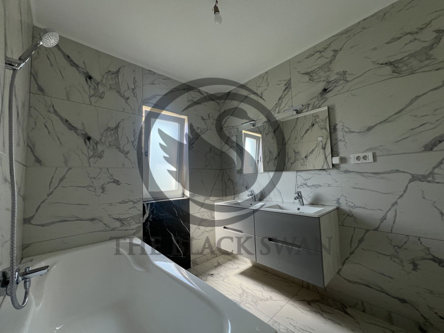 Casa cu 4 camere de vanzare | Premium | Nou | Moreni - Bld. Republicii - Poză 28