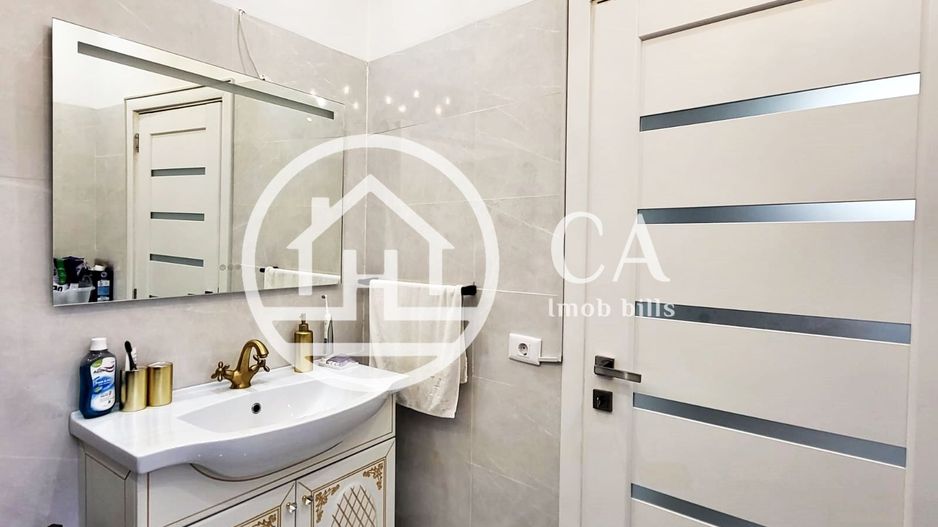 Apartament cu 4 camere de vanzare zona Ultracentrala, Oradea - Poză 10