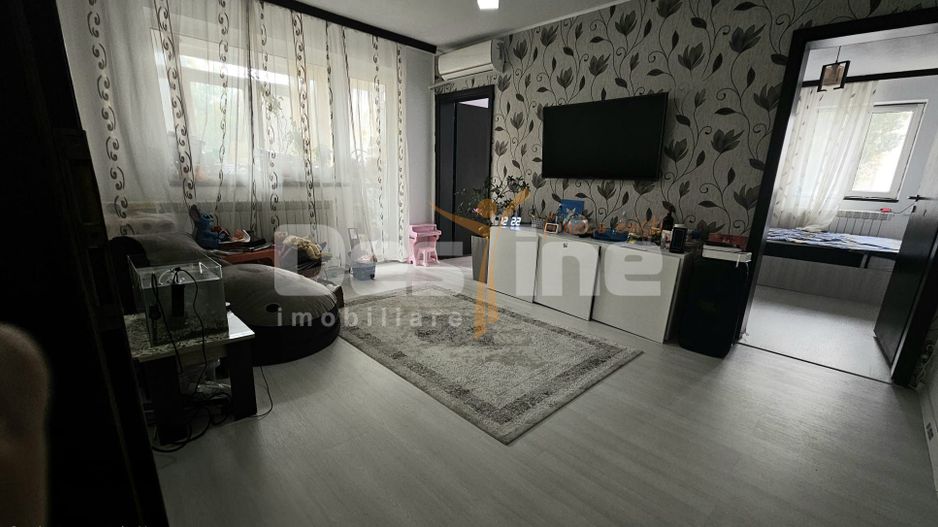 De vanzare Apartament 4 camere, Zona Inel 2 - Poză 1