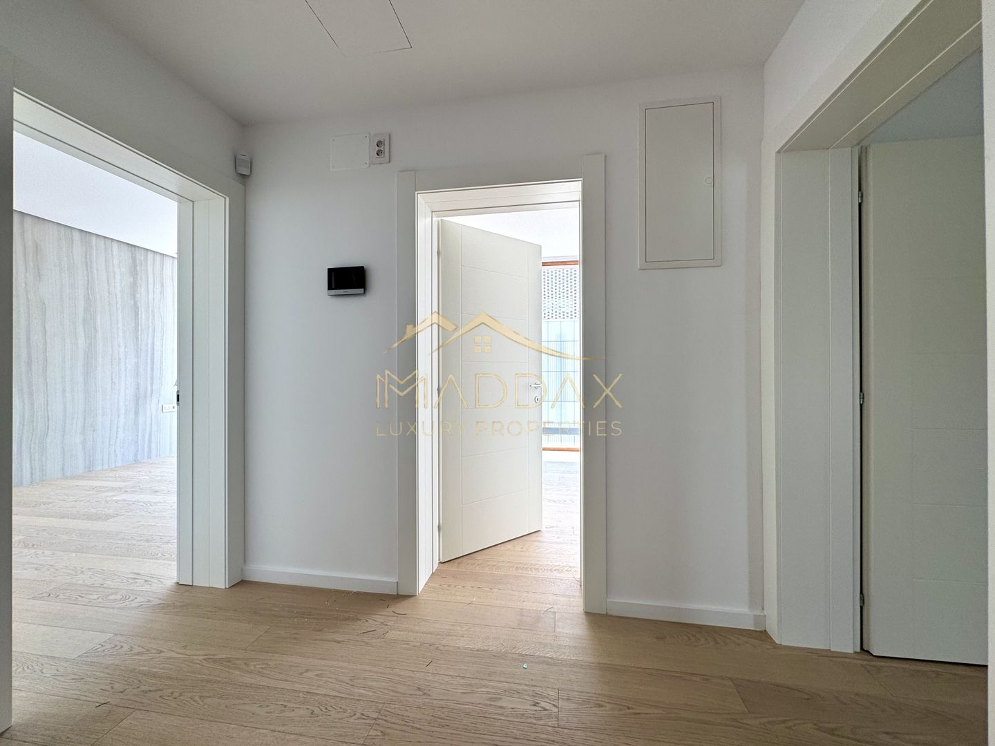 Vila cu 6 camere *575mp* / 2 locuri parcare // Pipera- Iancu Nicolae - Poză 22