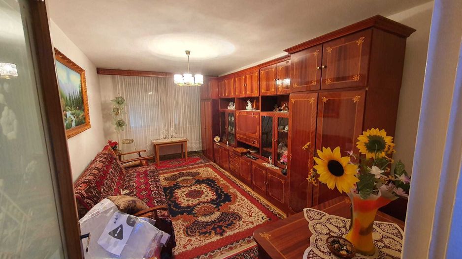 Apartament 3 camere, 75 mp, garaj, boxa subsol - Poză 7