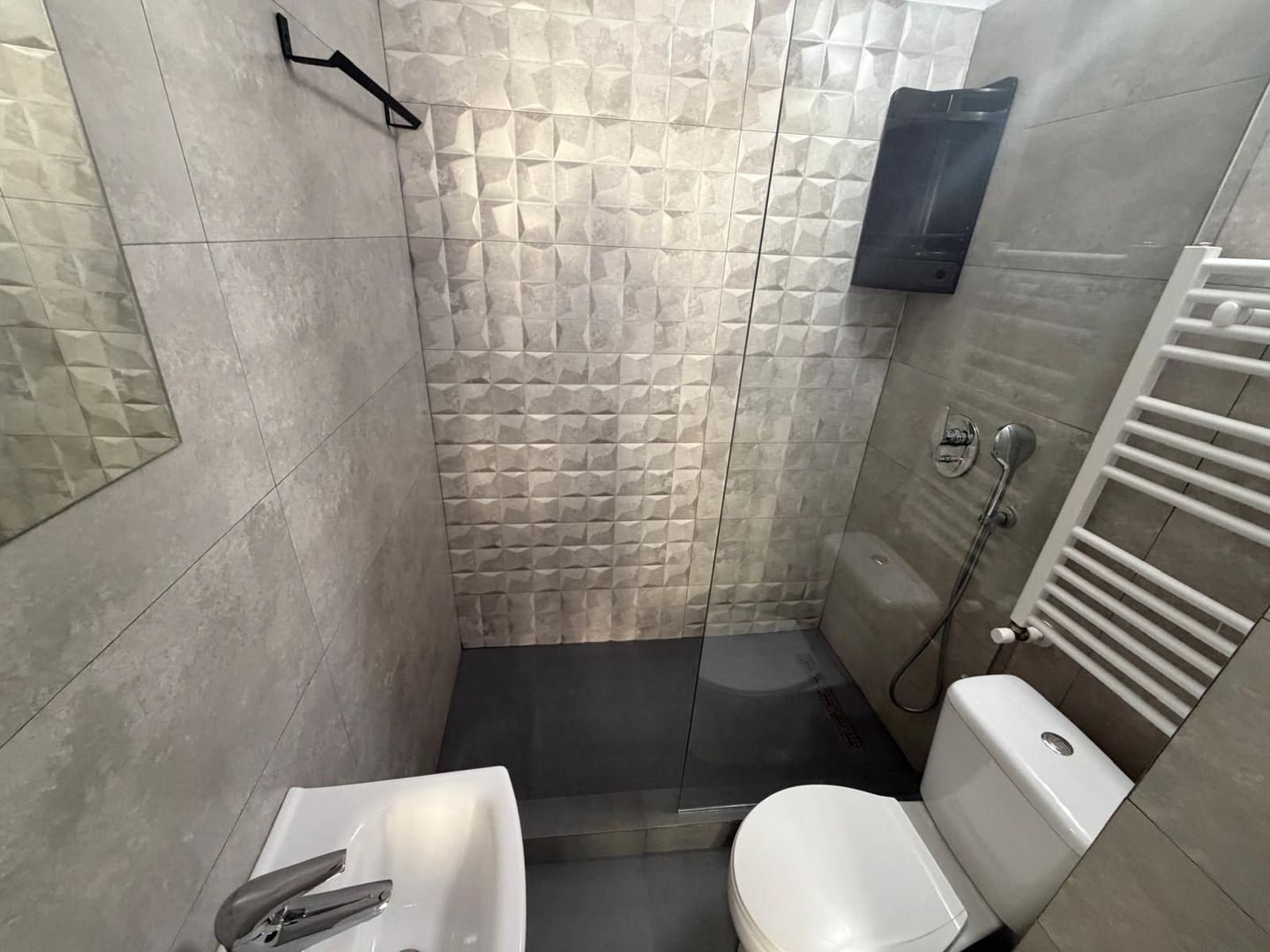 AP. 3 CAMERE- PARCARE INCLUSA, CENTRALA PROPRIE, BLOC NOU, METROU - Poză 6