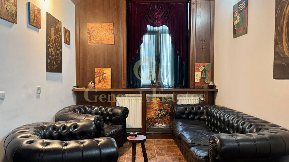 Spre Vânzare Proprietate remarcabilă cu 6 camere în inima Iașului ! - Poză 2