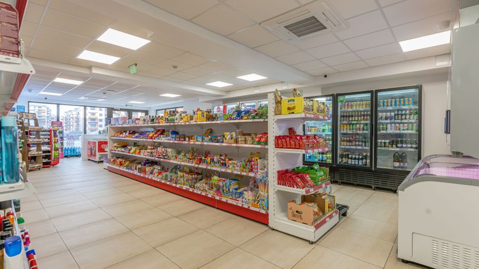 Spatiu comercial de vanzare cartier Tractorul (zona noua) - Poză 3