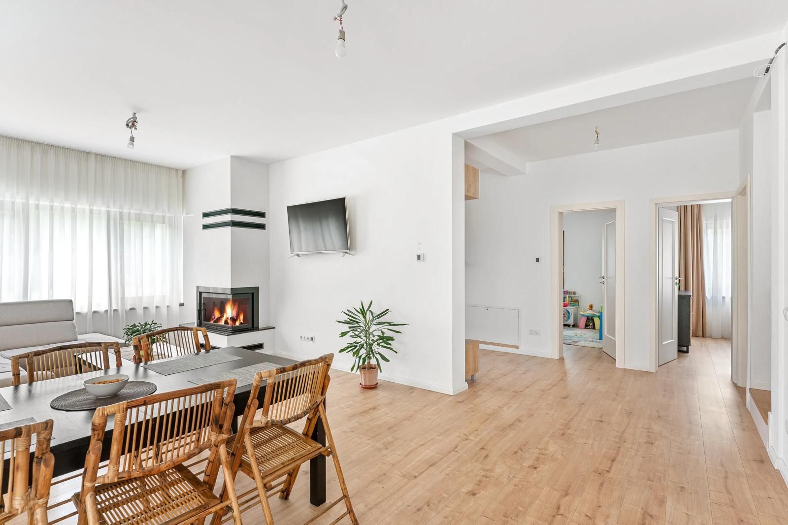 De inchiriat Casa moderna 160 mp teren 1000 mp Tocile Sadu - Poză 2
