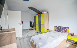 Casa individuală de vânzare Sânpetru, 5 camere, garaj, foișor, curte - Poză 12