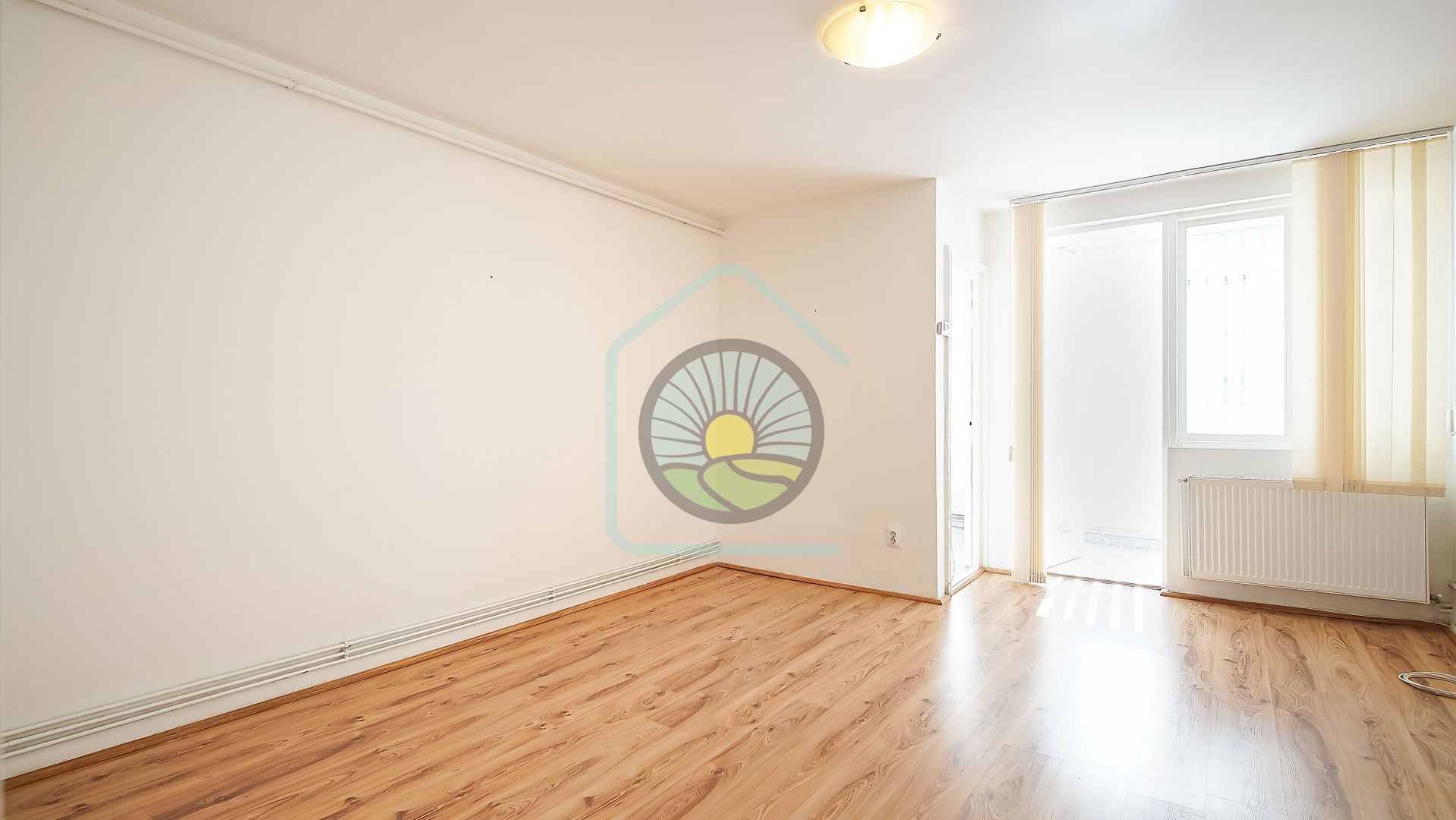 Garsonieră gata de mutat / închiriat – etaj 1, sud, centrală proprie - Poză 1