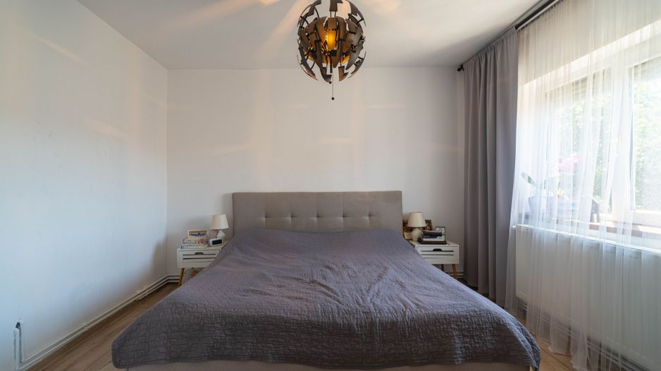 Apartament 5 camere Vlaicu – Renovat, 2 băi, centrală proprie - Poză 4