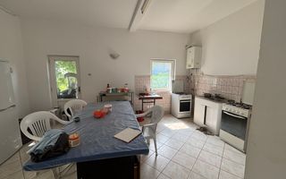 Casa in zona Fratelia - Poză 1