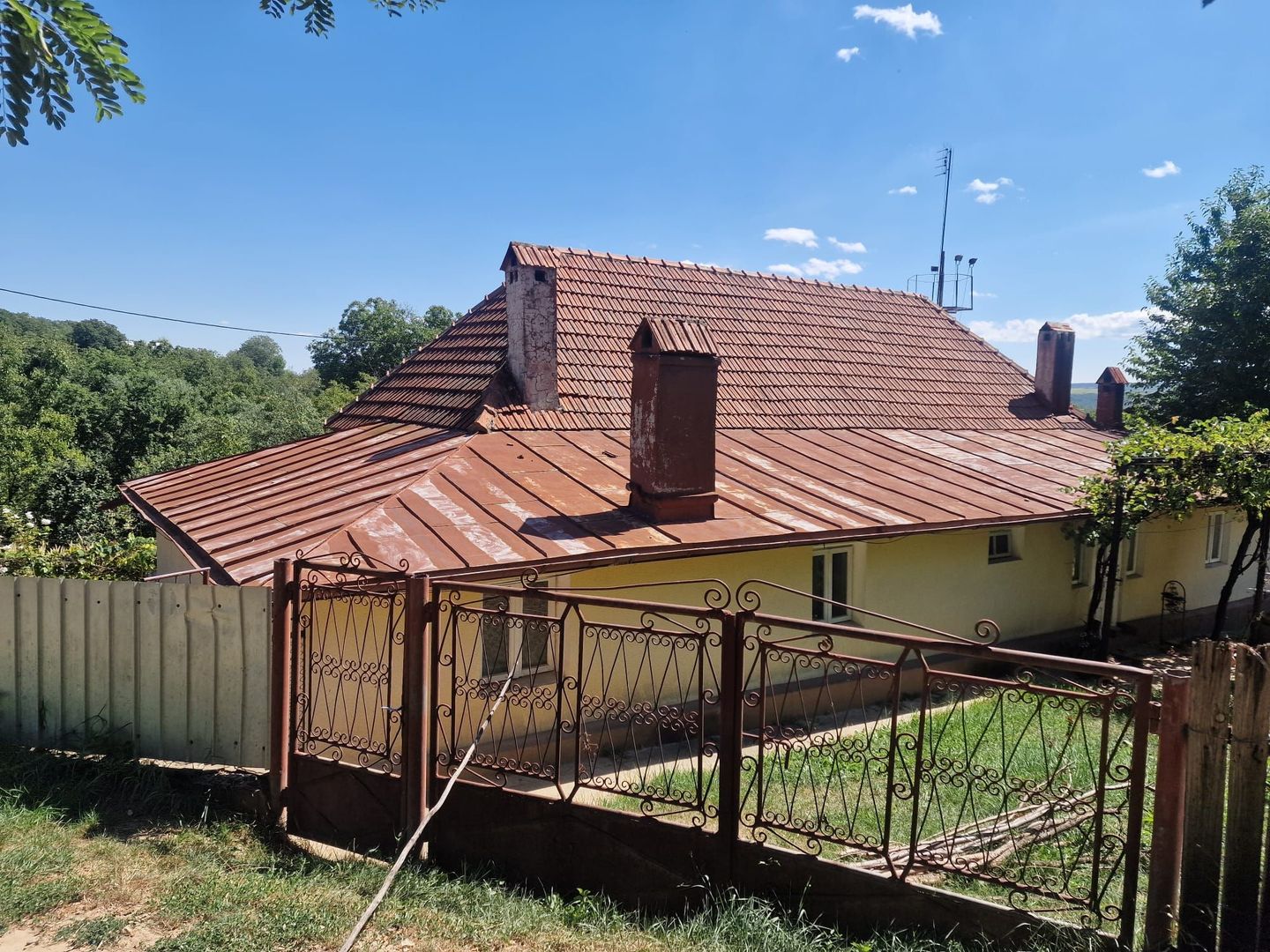 Casa in mediu rural cu teren - Poză 16