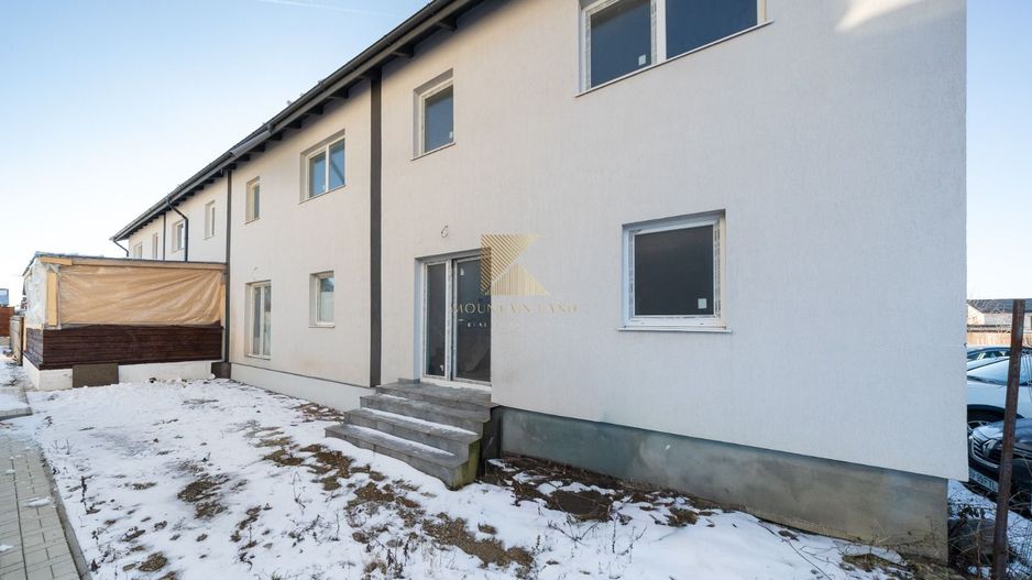 Casă modernă cu curte privată, aproape de Brașov – Cartierul Izvor - Poză 15