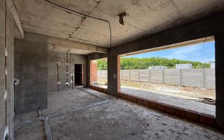 Eleganță și natură: vilă urbană exclusivistă în Tunari - Poză 17