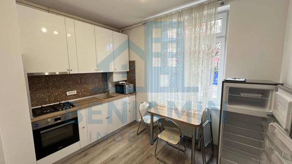 Garsoniera - Decomandata - 38mp - Balcon - Parcare - Judetean - Poză 1