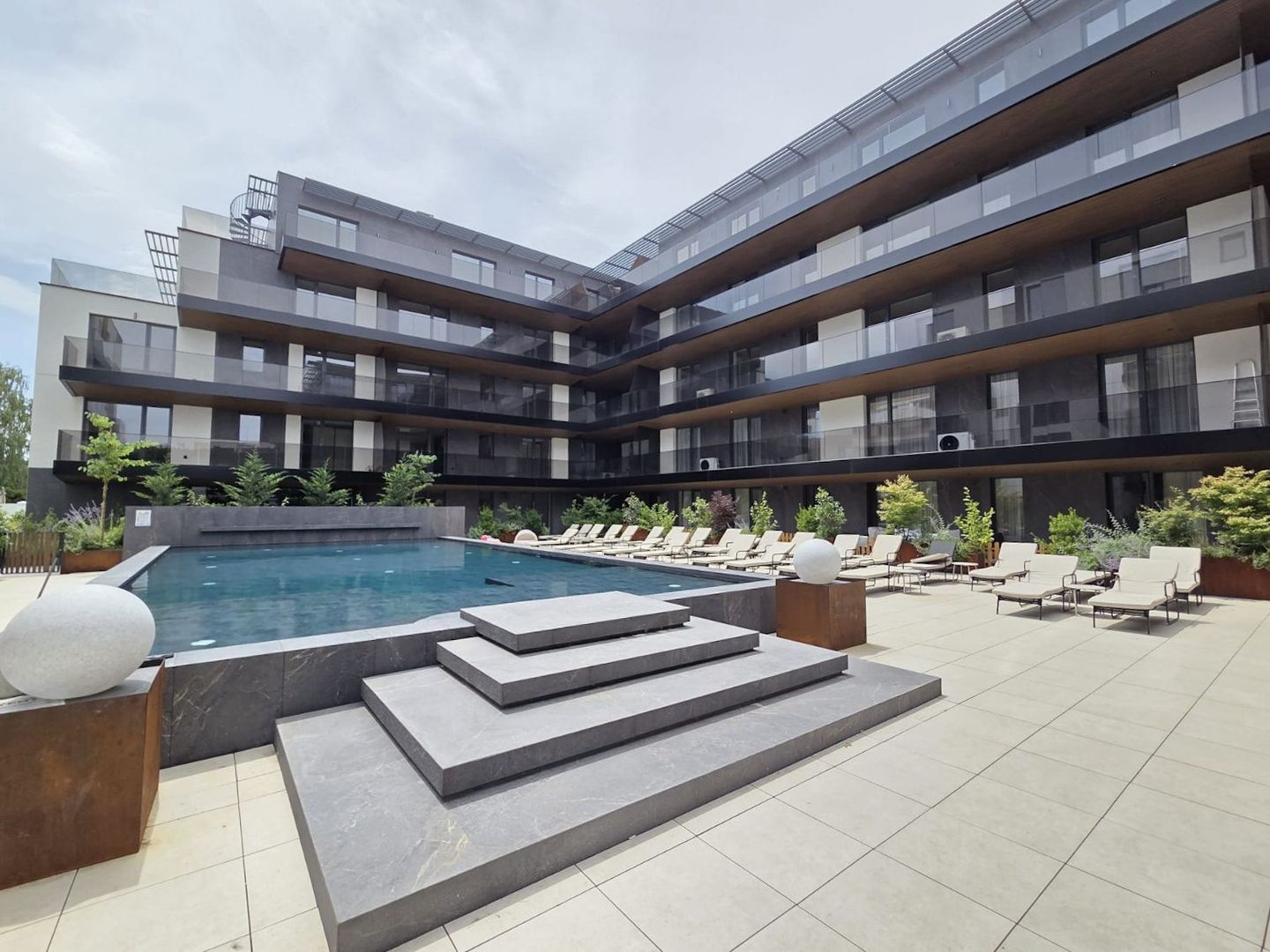 Premium 2-Room Apartment for Rent | Iancu Nicolae I Pool | Parking - Poză 2