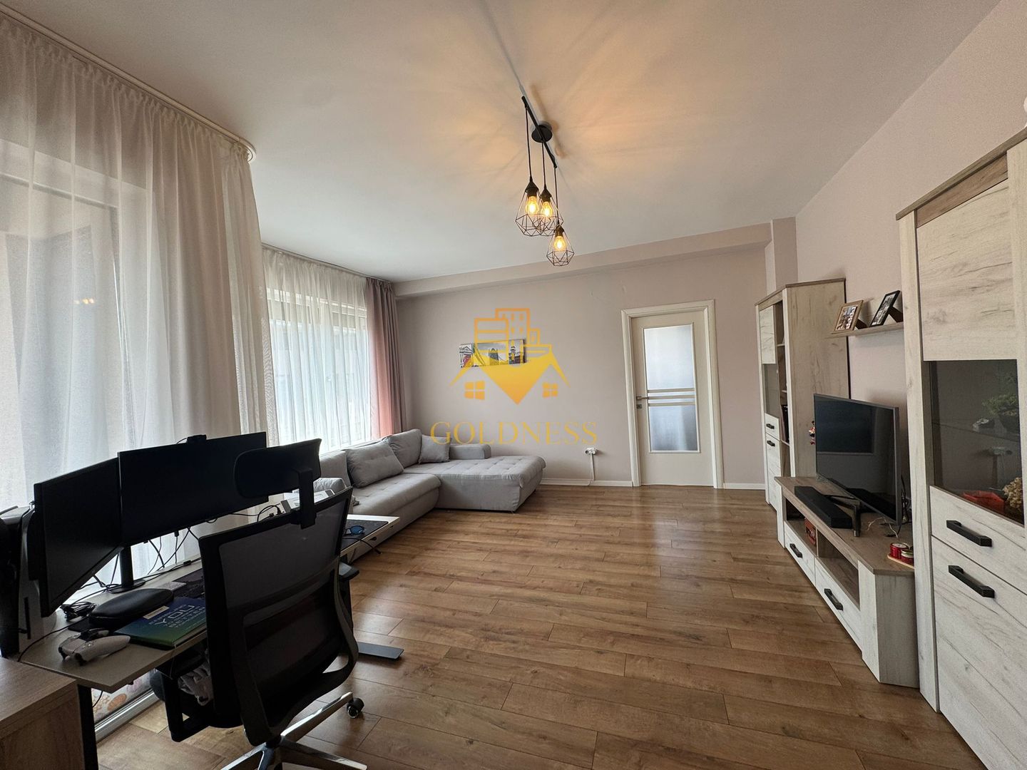 2 camere, terasa 14, parcare,Andrei Muresanu Zona Revo, Pet Friendly - Poză 1