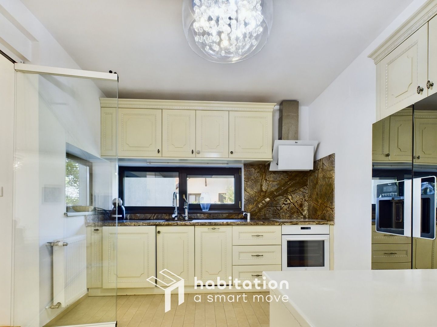 Etajul Tău Privat – Liniște, Lux și Accesibilitate - Poză 22