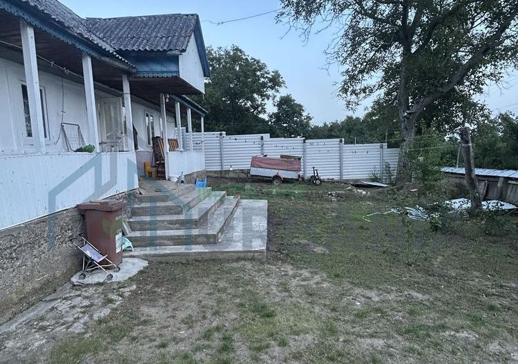 Casă de vânzare în Miroslovești, 2 camere, teren 1000 mp - Poză 1