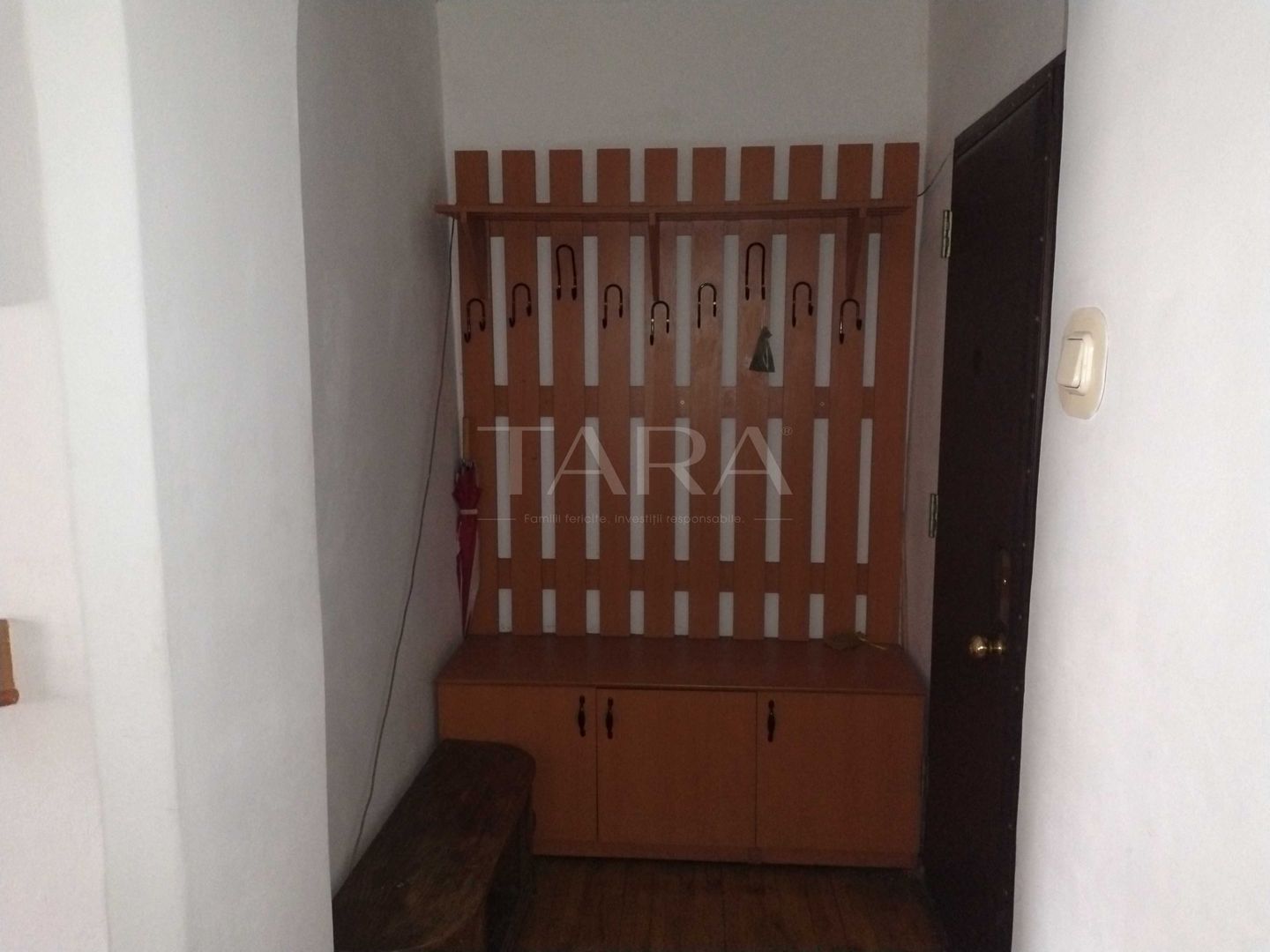Apartament spațios, central, ideal pentru familie sau investiție! - Poză 3