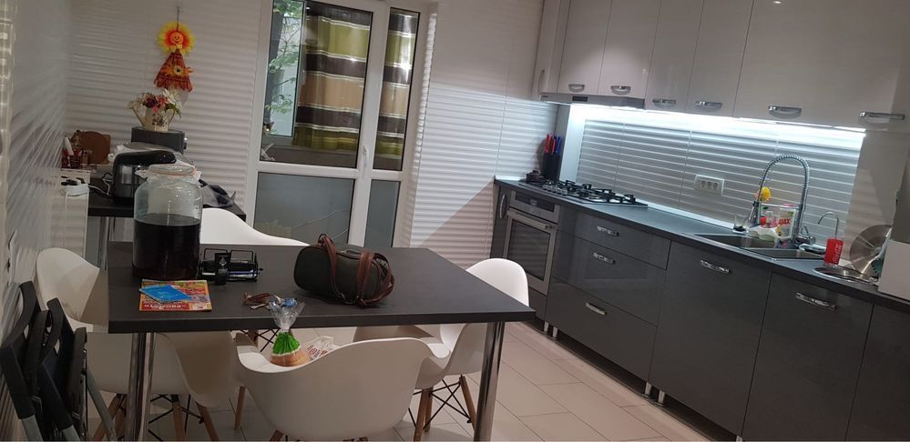 Apartament 4 camere Huedin - Poză 1